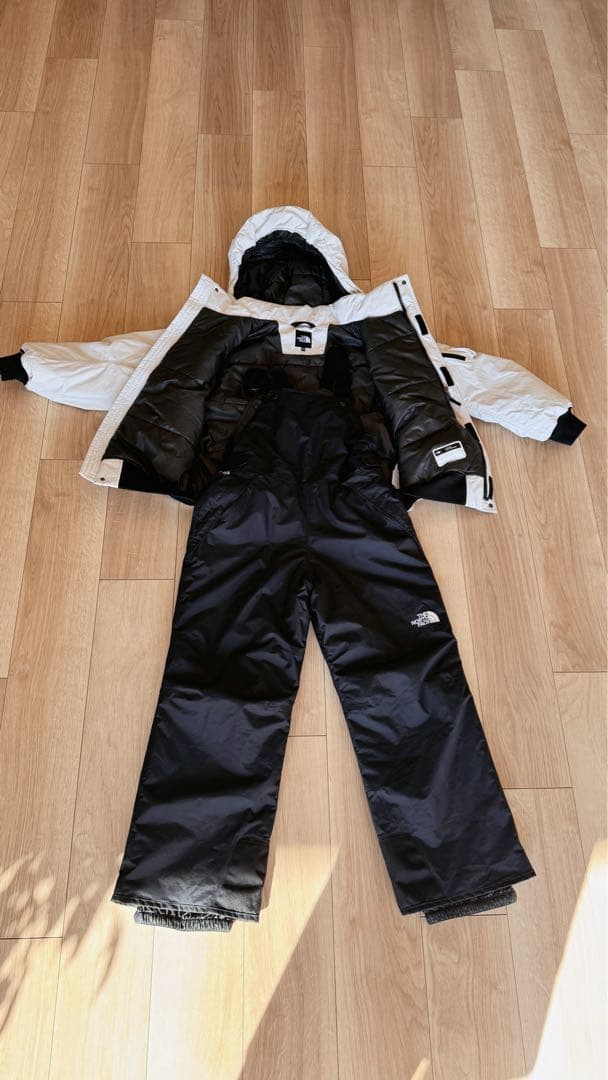 「美品」THE NORTH FACE キッズ スノーウェア 上下セット140cm