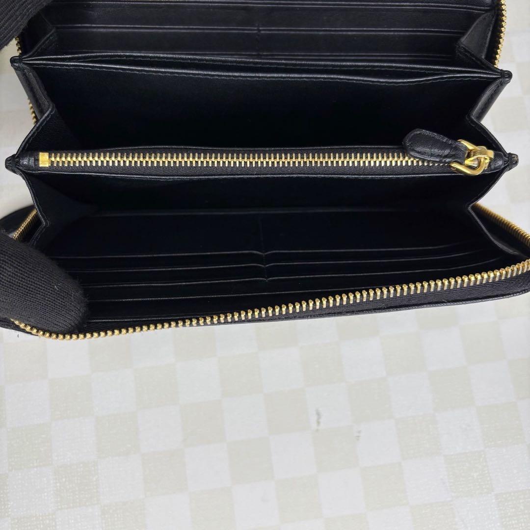 極美品　PRADA プラダ　長財布　ラウンドファスナー　M011