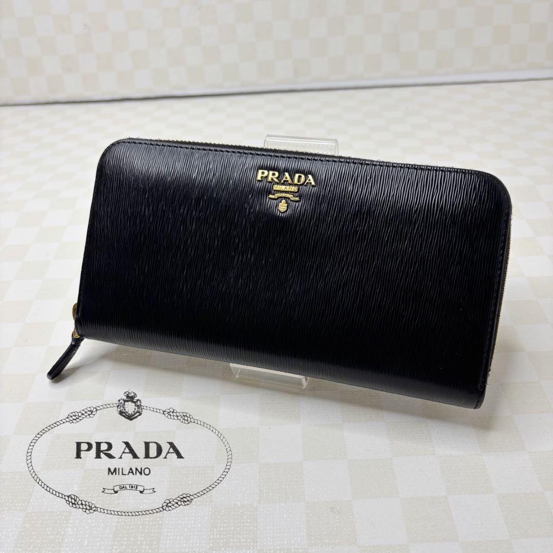 極美品　PRADA プラダ　長財布　ラウンドファスナー　M011