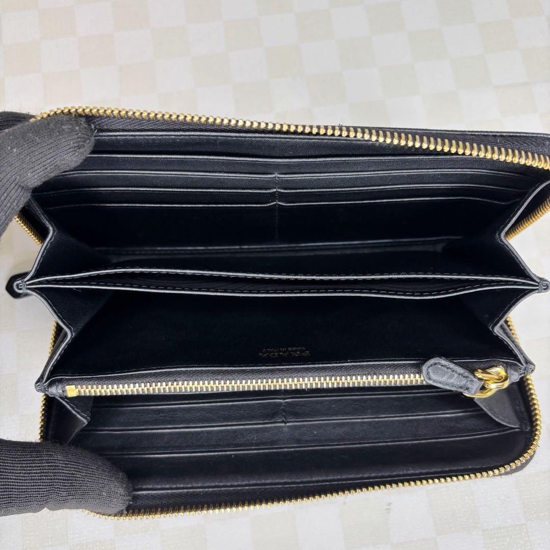 極美品　PRADA プラダ　長財布　ラウンドファスナー　M011