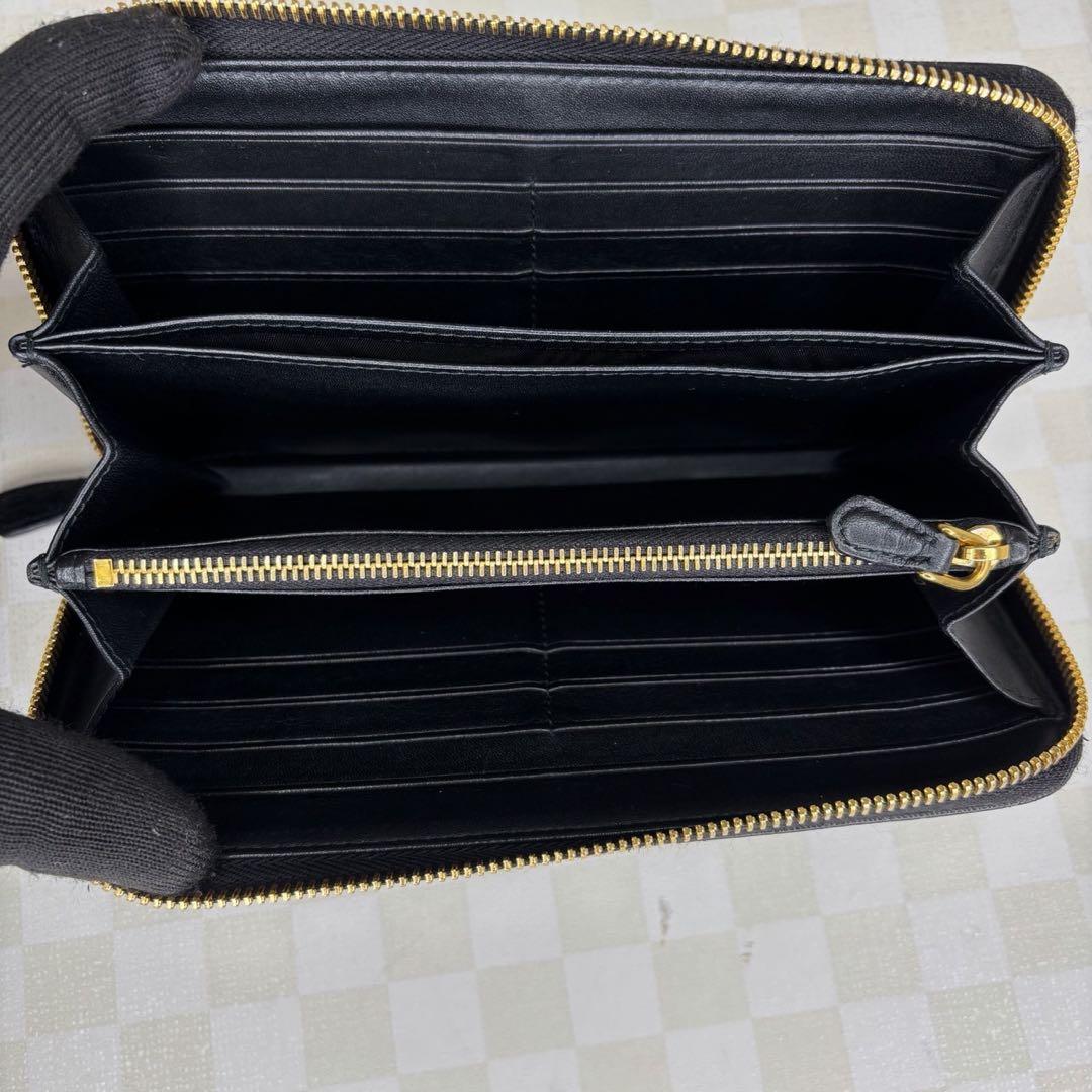 極美品　PRADA プラダ　長財布　ラウンドファスナー　M011