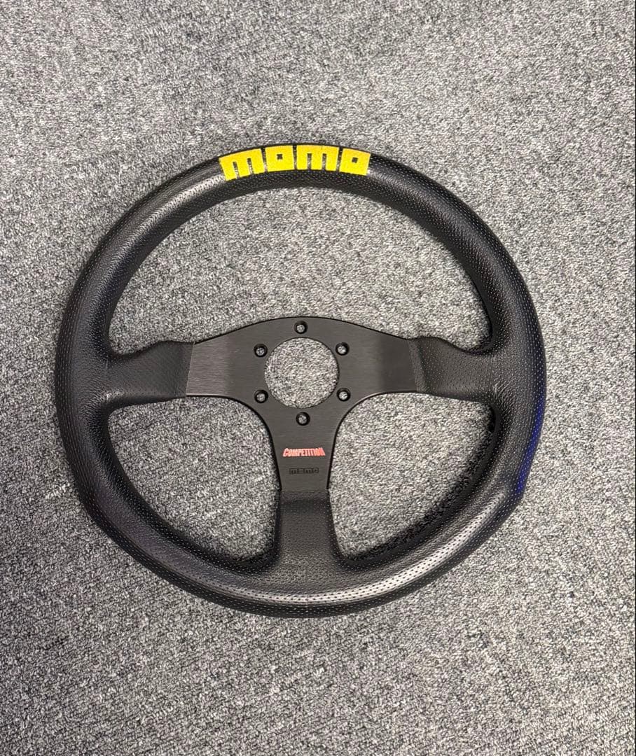 momoステアリングcompetition350mm