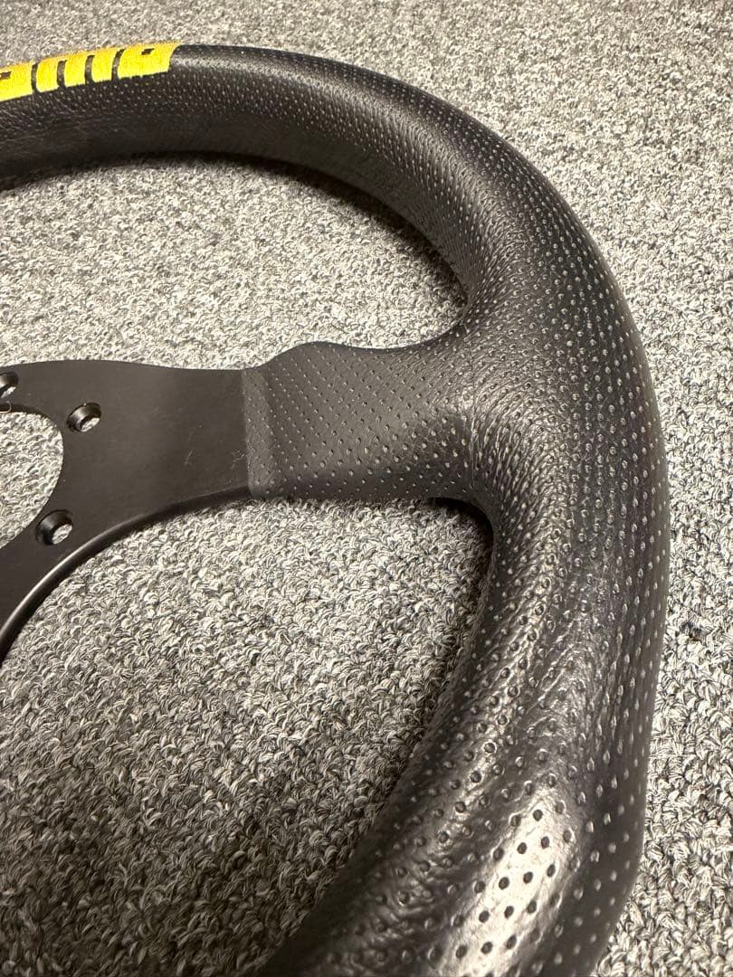 momoステアリングcompetition350mm