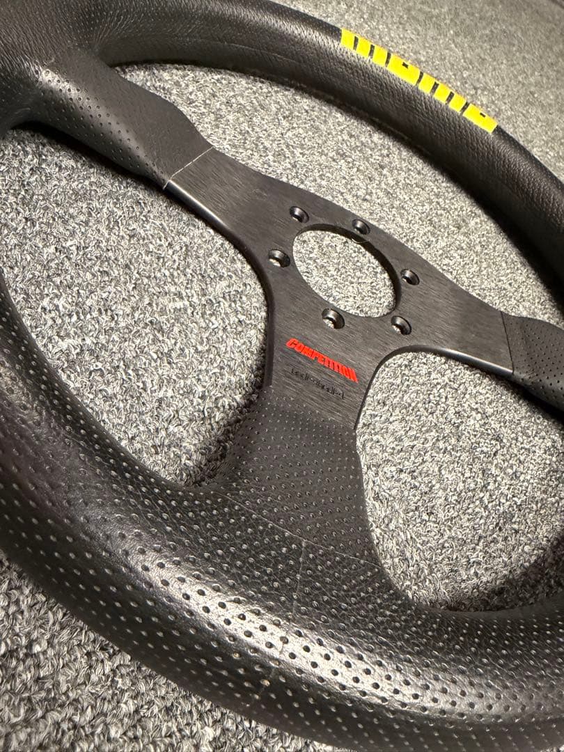 momoステアリングcompetition350mm