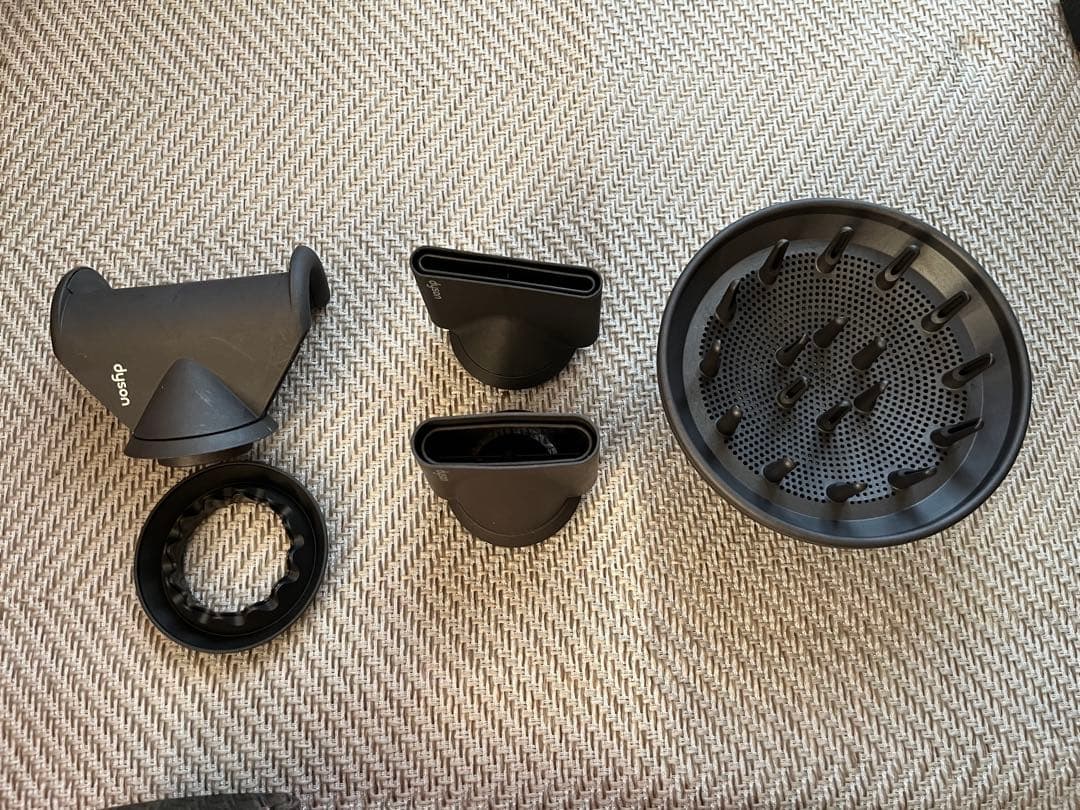 dyson ダイソンヘアドライヤー 収納ボックス付き ジャンク品