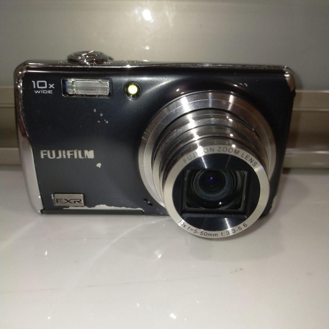 【動作品】FUJIFILM FINEPIX F70EXR ブラック 充電器付き