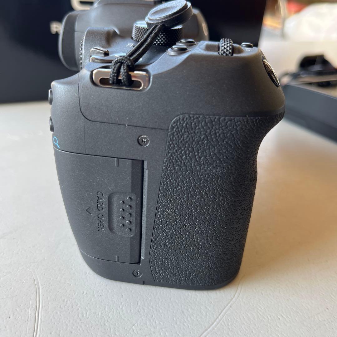 【美品】Canon EOS R7 ミラーレス一眼 本体