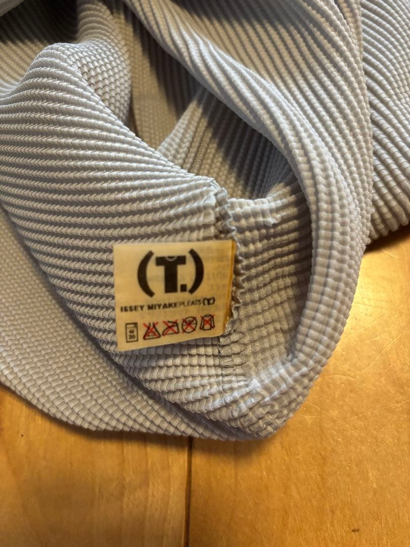 ISSEY MIYAKE PLEATS(T.)　トップス