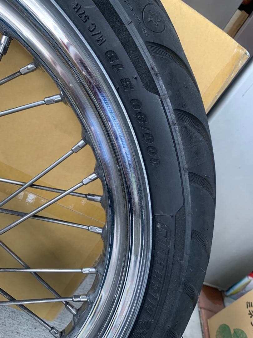 ハーレーフロントホイール19インチ