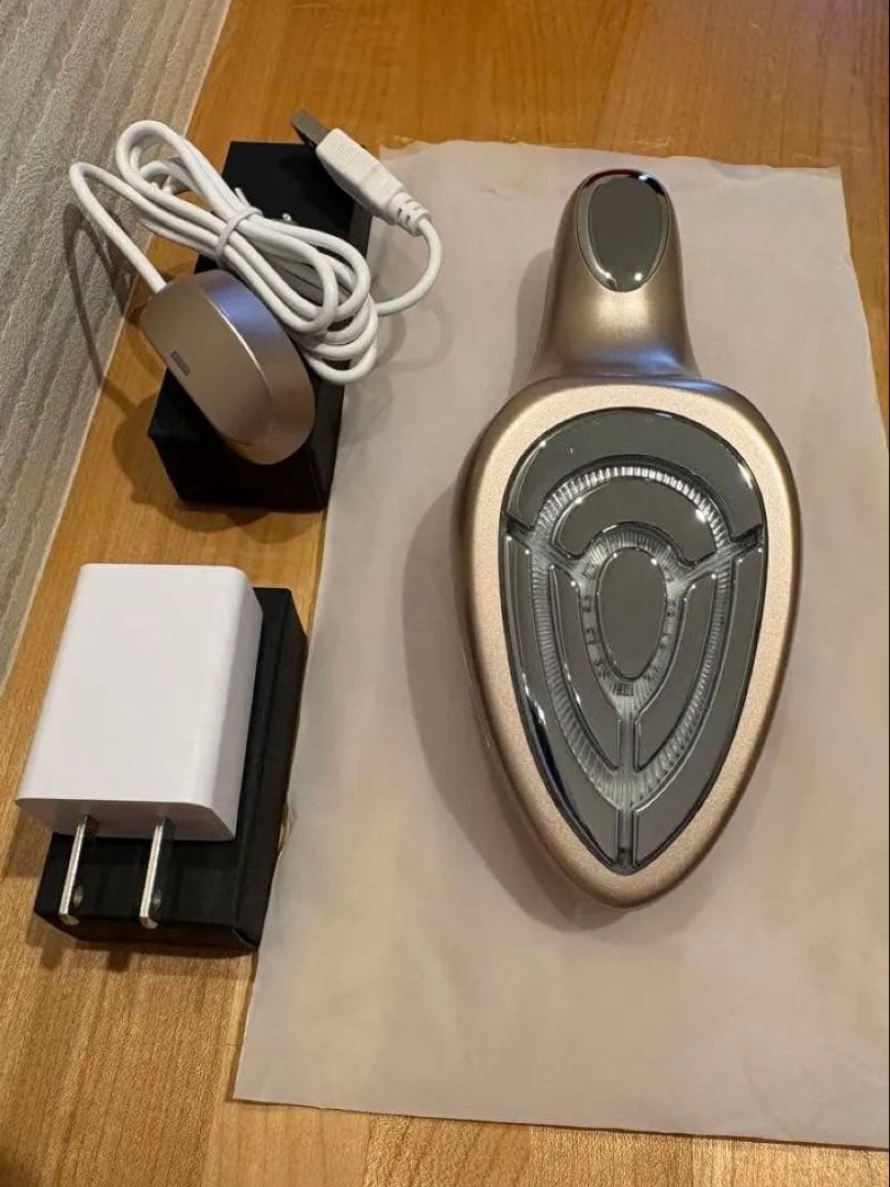 IKKOさんプロデュース MEラボンエクラ 美顔器 Eclat ME 美品