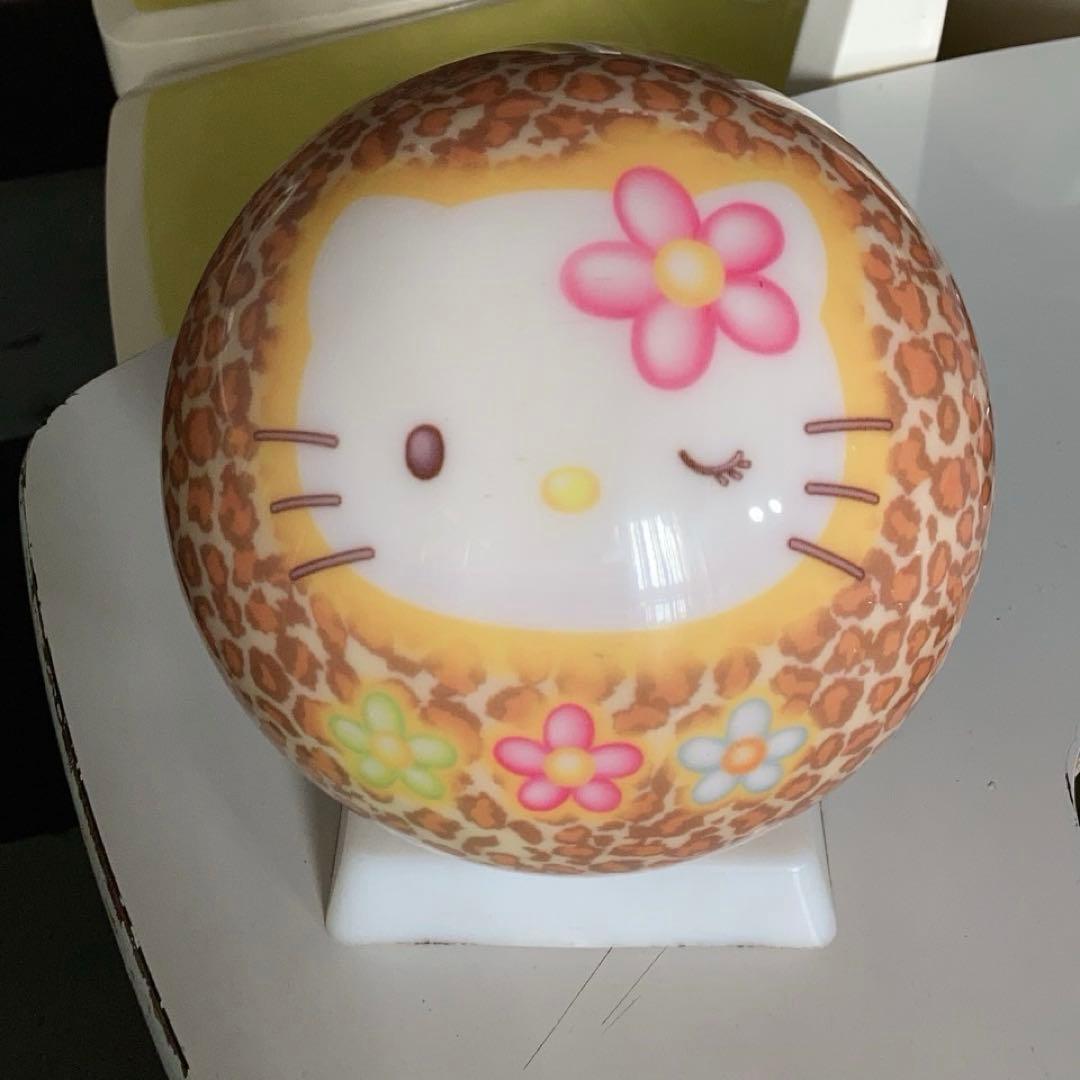 【値下げ中】ハローキティ ヒョウ柄 ボウリングボール 9ポンド 未使用