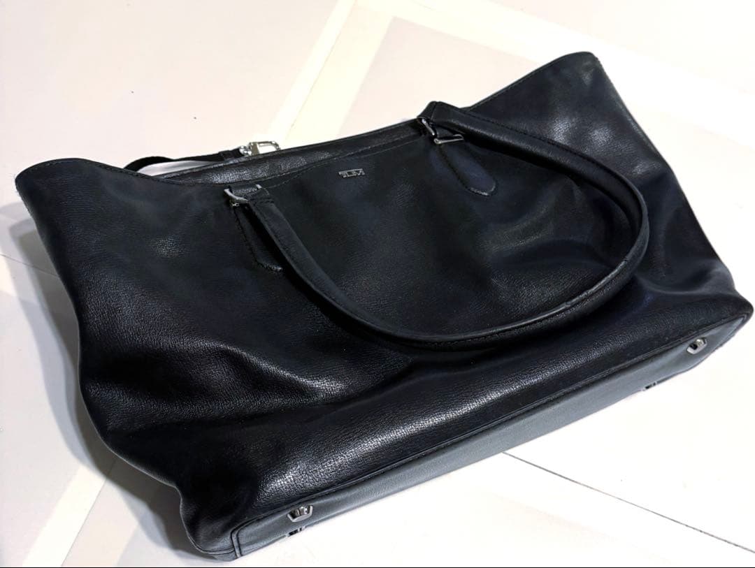 tumi トゥミ　ビジネストートバッグ　パソコン　仕事カバン　ネイビーブラック