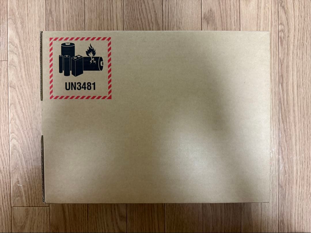 MacBook Air 13インチ ミッドナイト(MC6C4J/A)