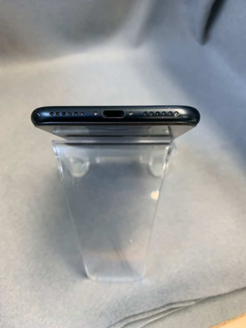 美品　国内版　SIMフリー　iPhoneSE 第3世代　 64GB ミッドナイト