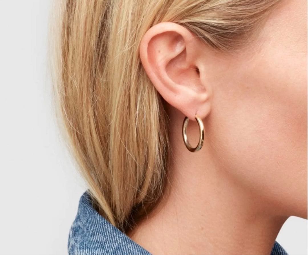 Tom Wood Classic Hoops Medium Gold ピアス