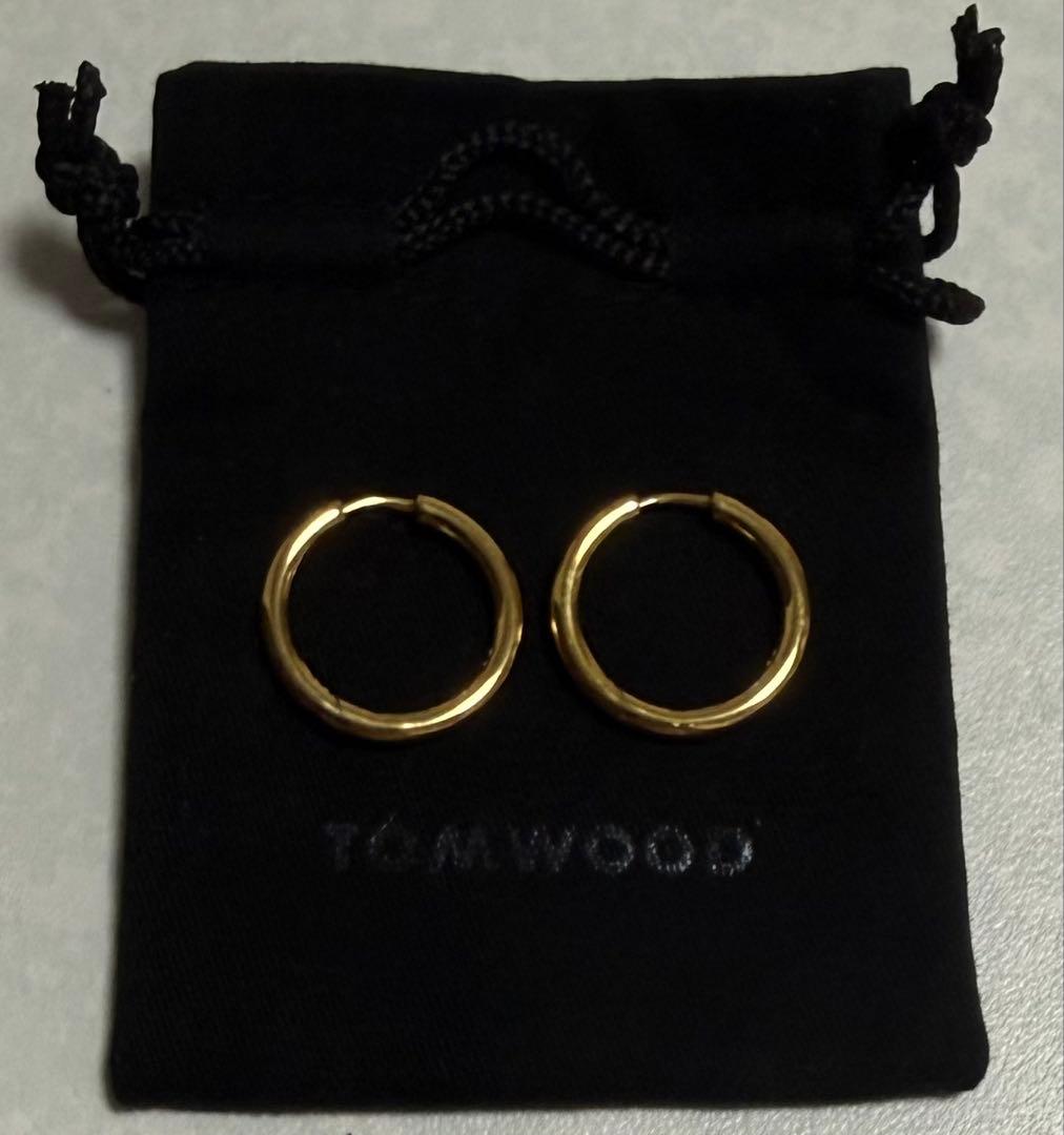 Tom Wood Classic Hoops Medium Gold ピアス