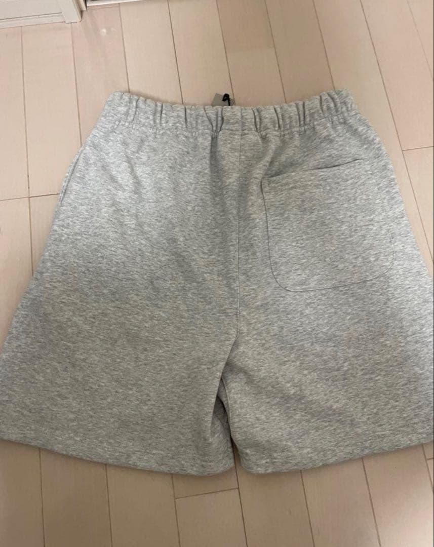 ESSENTIALS グレー Sサイズ ショートパンツ