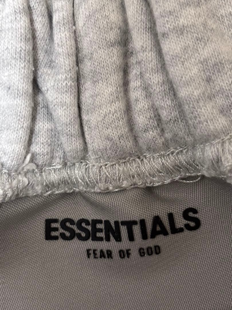 ESSENTIALS グレー Sサイズ ショートパンツ