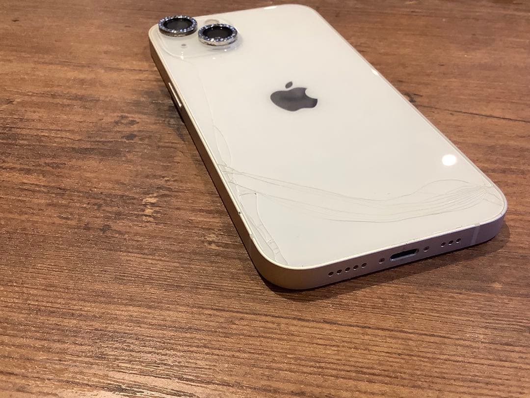 Apple iPhone 13 128GB ホワイト　箱あり　背面割れ