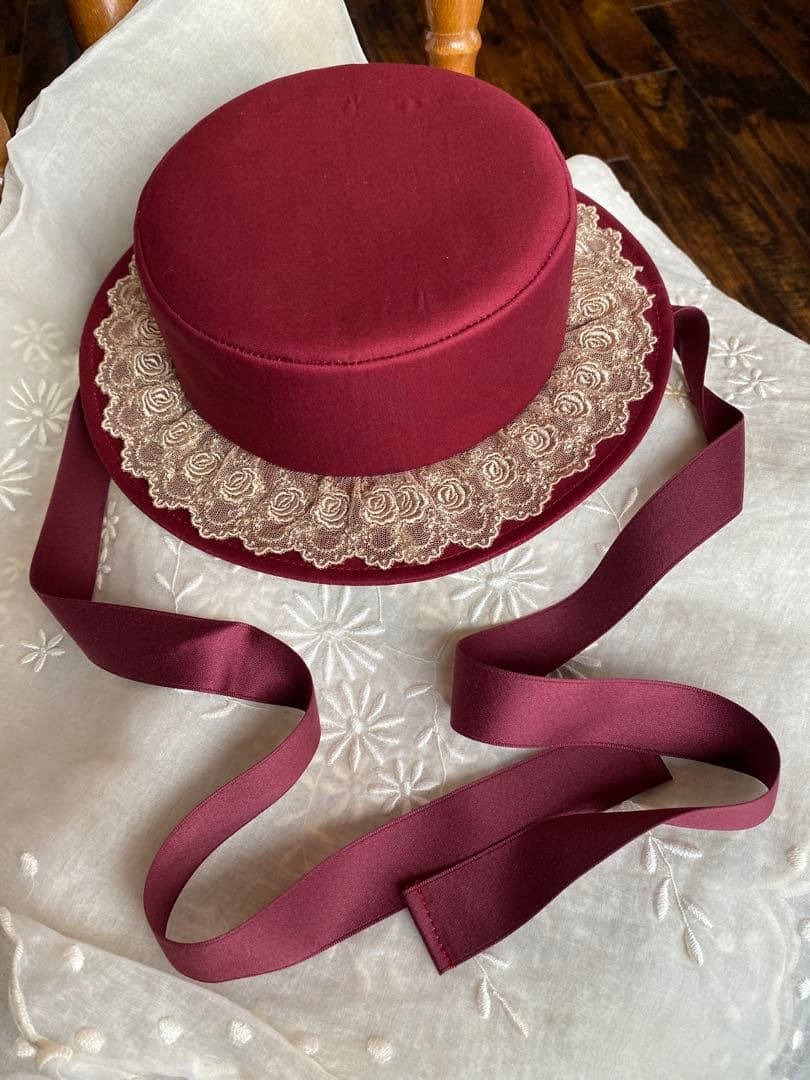 メアリーマグダレン　ホワイテリーフキャノチェ（ストロベリー）