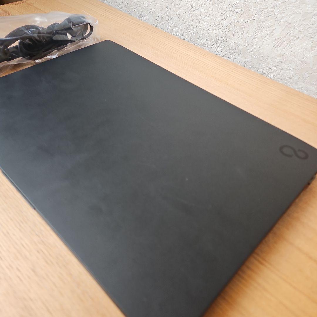 FMV zero 14インチ超軽量ノートパソコン