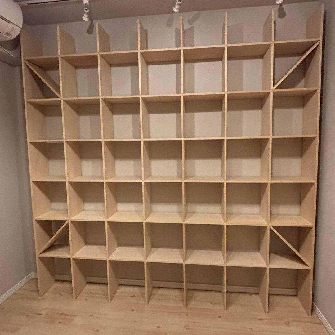 マルゲリータ　壁一面の本棚　奥行250mm 7コマ×7コマ