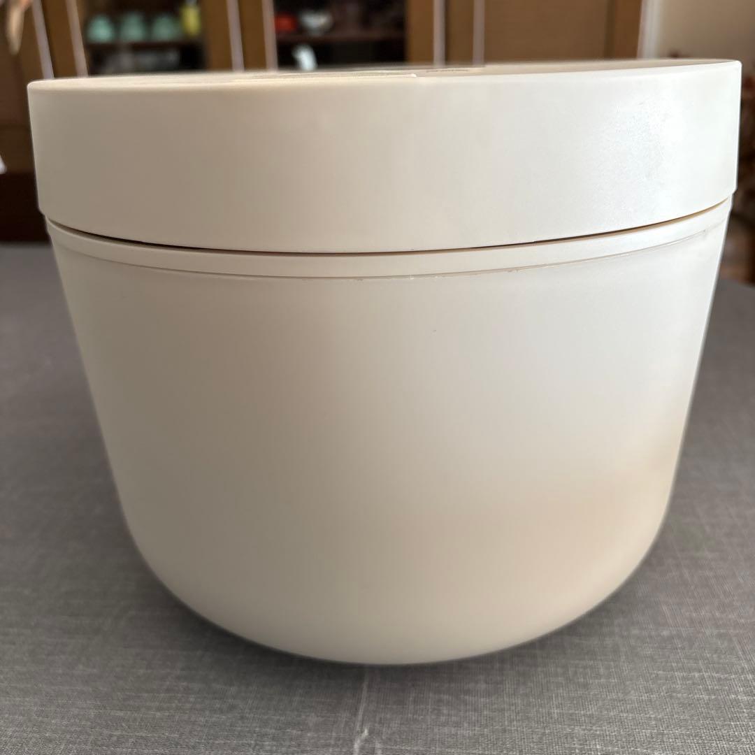 美品 アイリスオーヤマ 炊飯器 2025年製 RC-lLA50-W