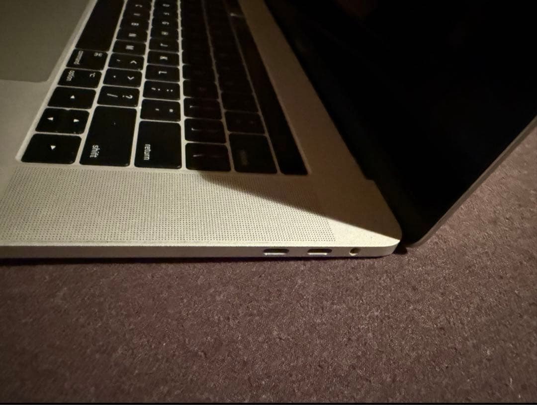 MacBook Pro 15 2017 Core i7 USキー