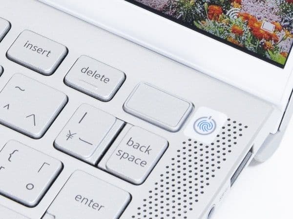 Windowsノート本体 DELL inspiron 13 7300