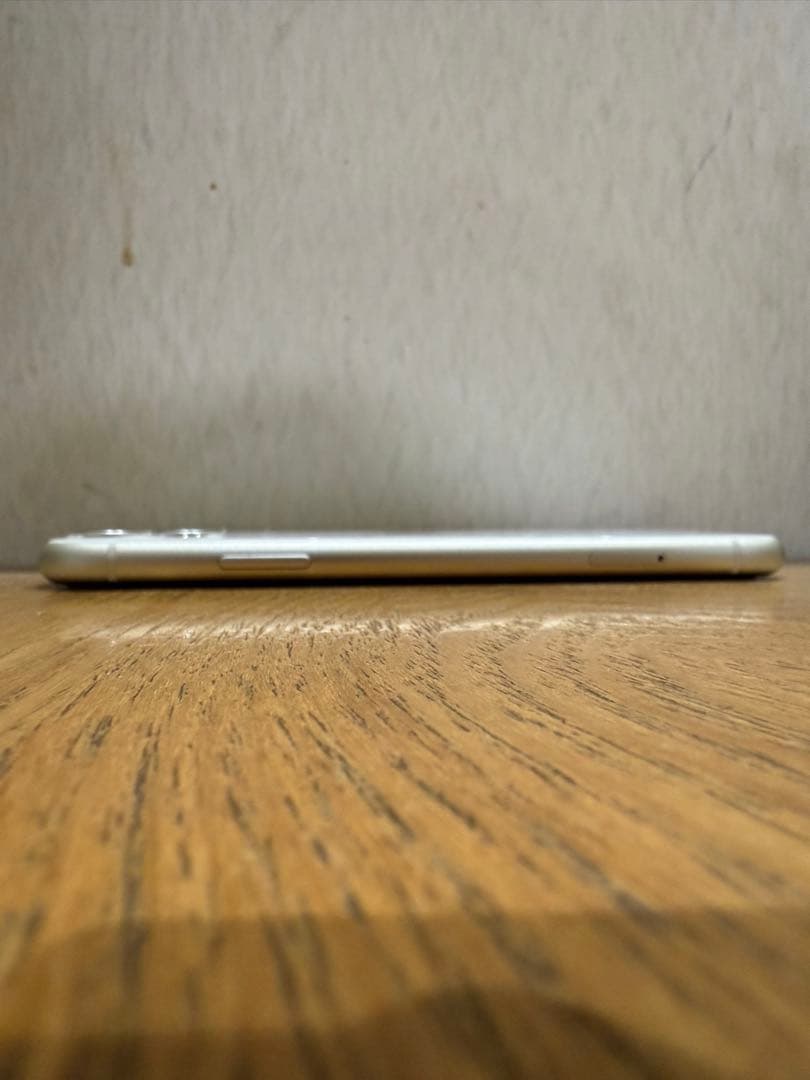 Apple iPhone 11 64GB ホワイト SIMロック解除済