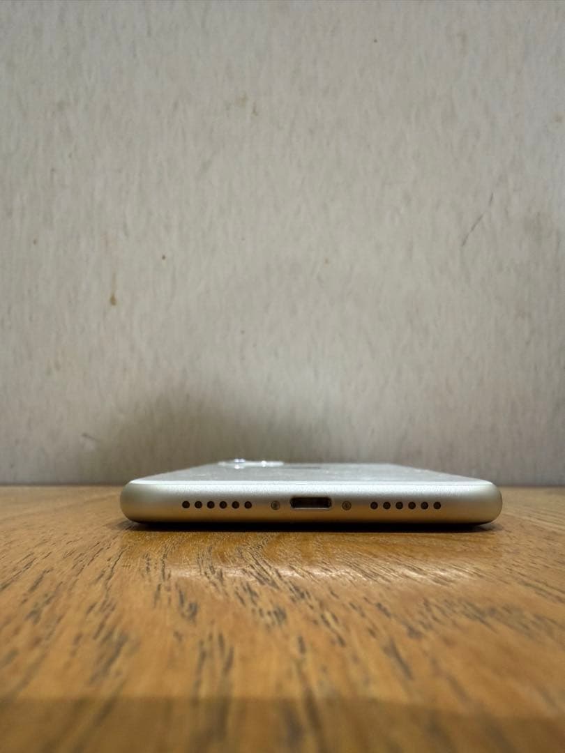 Apple iPhone 11 64GB ホワイト SIMロック解除済