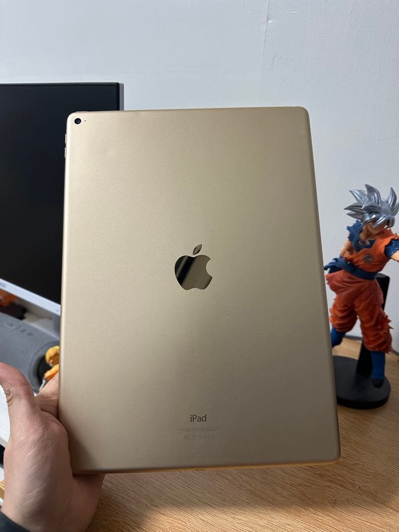 IPad Pro12.9インチ 32GB Smart Keyboard付き