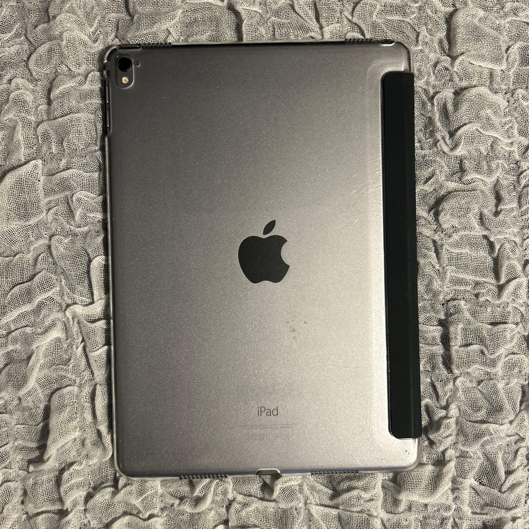 【カバー付き】iPad Pro 9.7インチ 128GB スペースグ レイ