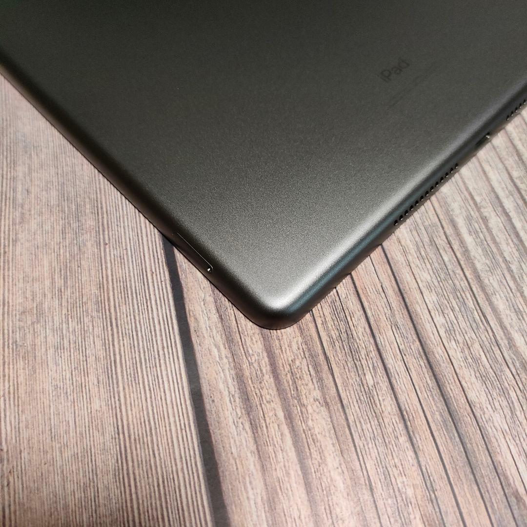 iPad 第7世代 32GB スペースグレー 新品近い