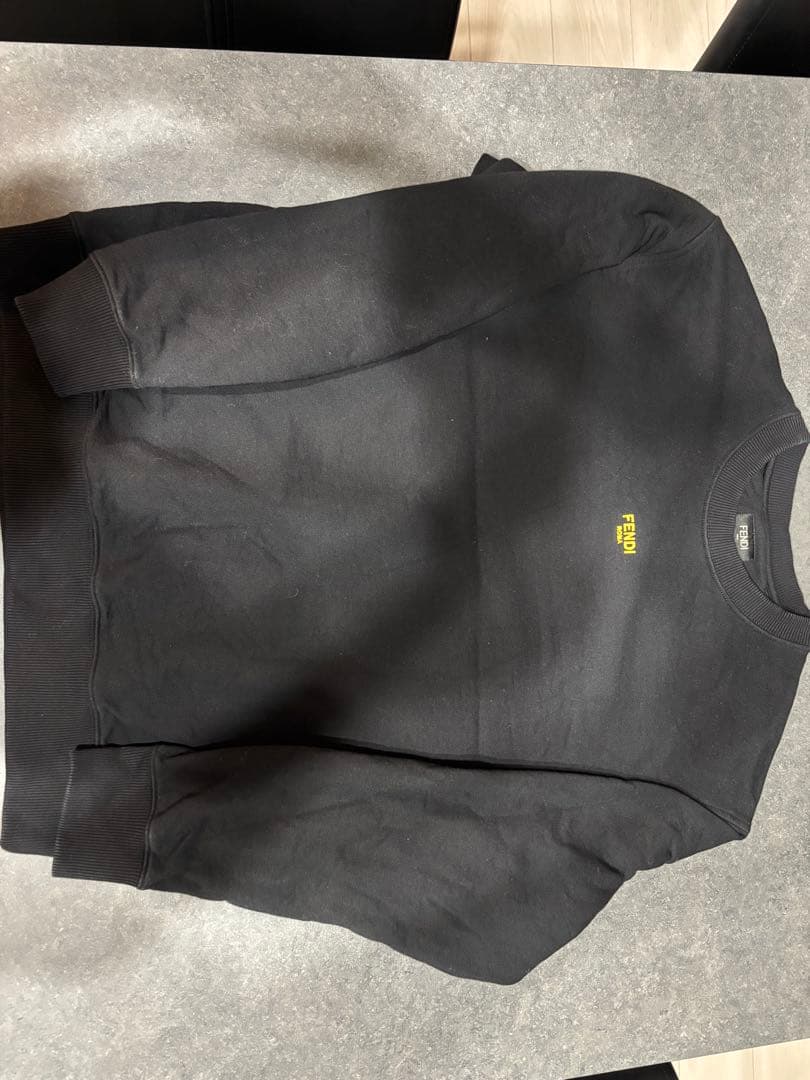 FENDI ブラック クルーネック スウェット