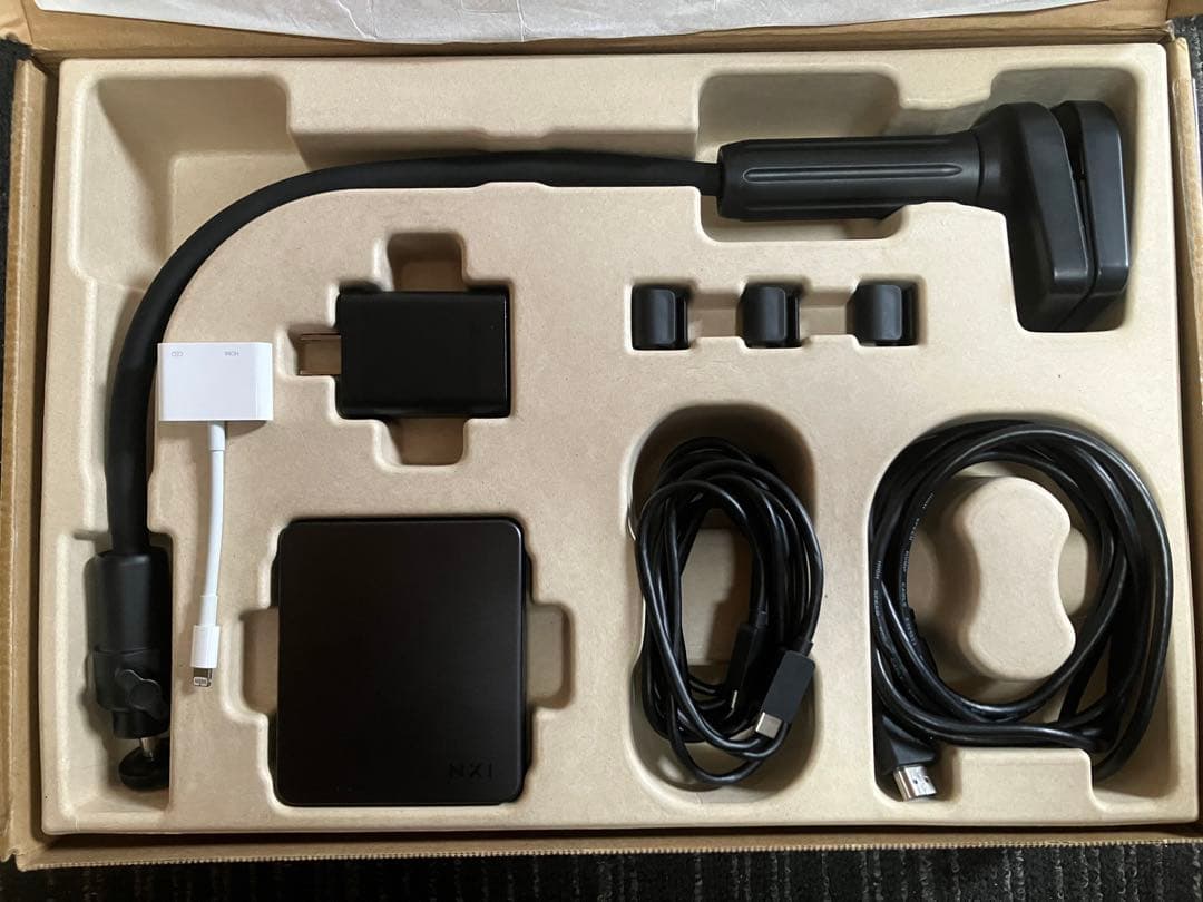 NX1プロジェクター＋携帯へのiPhone接続コード