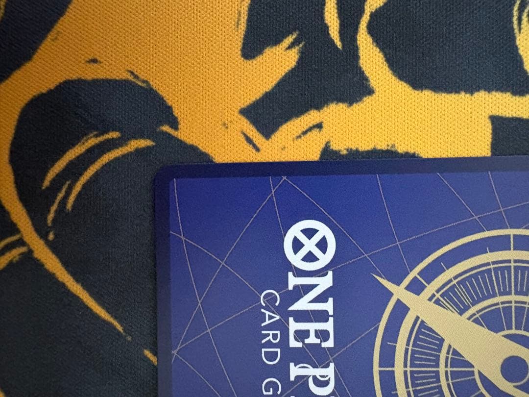 ワンピースカードゲーム　シャンクス　コミックパラレル　新たなる皇帝　コミパラ