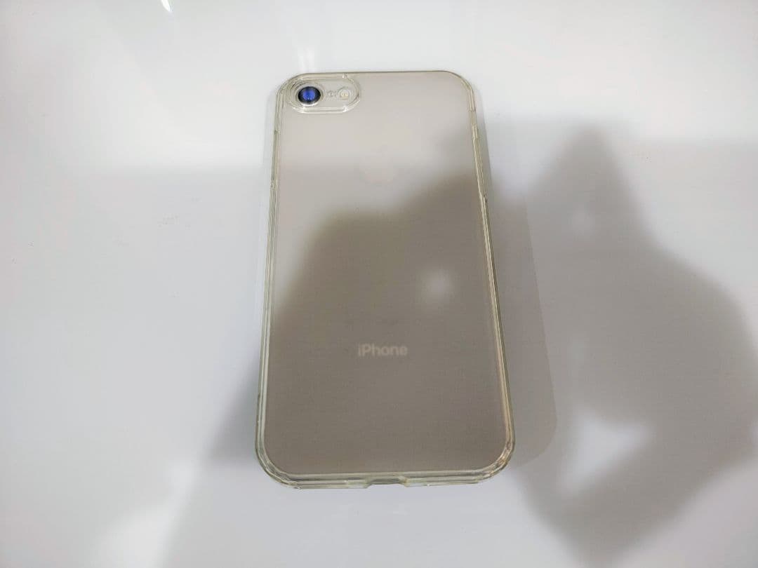 iPhone8 本体のみ クリアケース付き