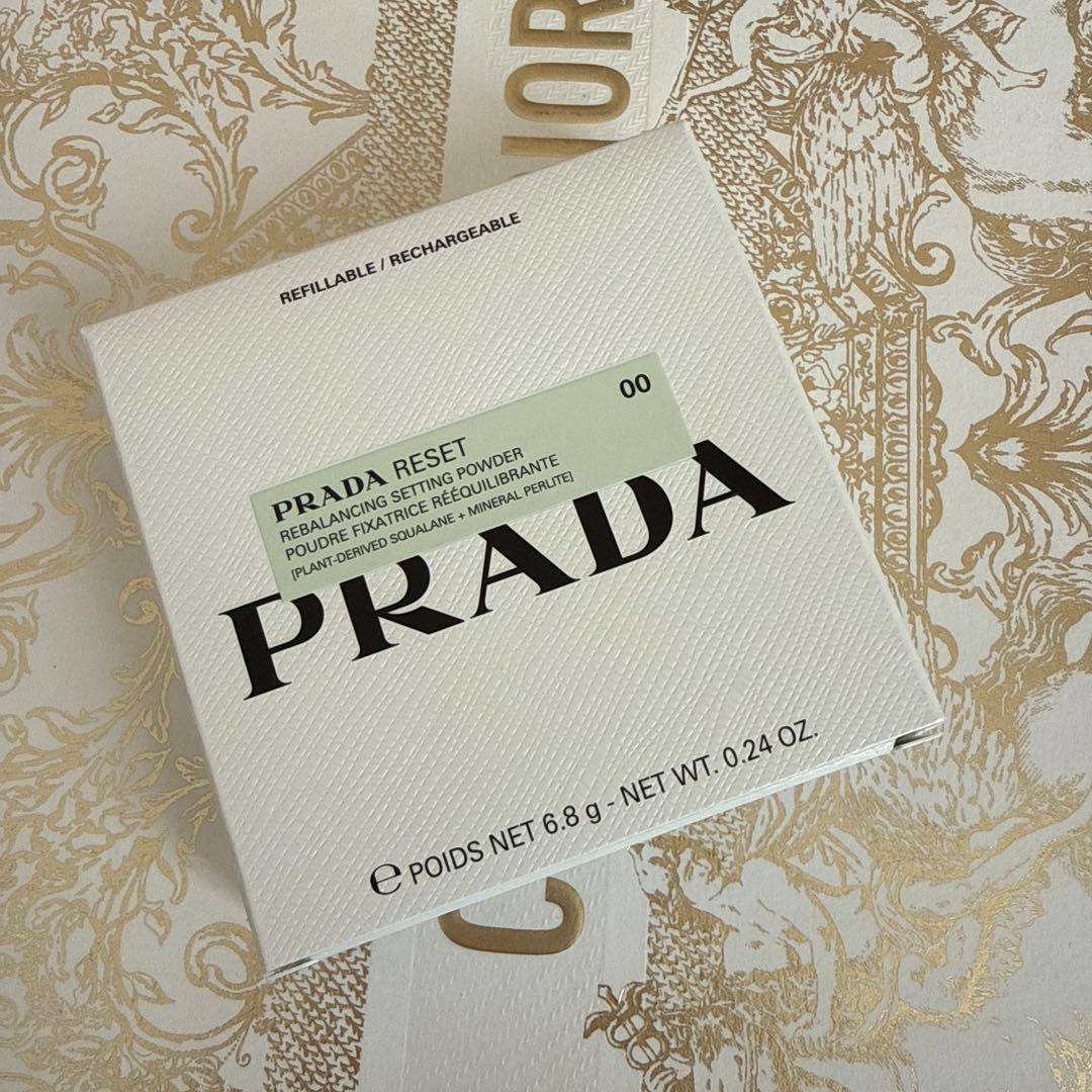 新品！プラダ　PRADA リセット　セッティングパウダー　00 ユニバーサル