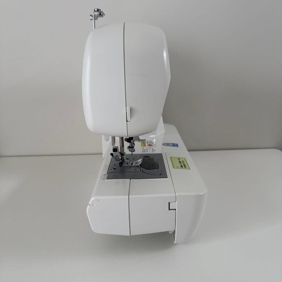 ブラザー　コンパクトコンピューターミシン　電動ミシン　HS101