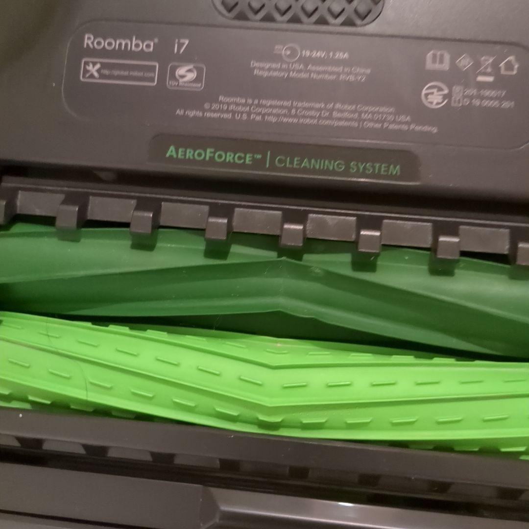 iRobot Roomba i7 本体と付属品