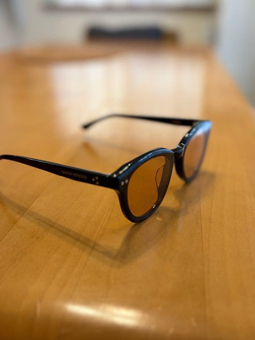 GENTLEMONSTER JADE ケース付き