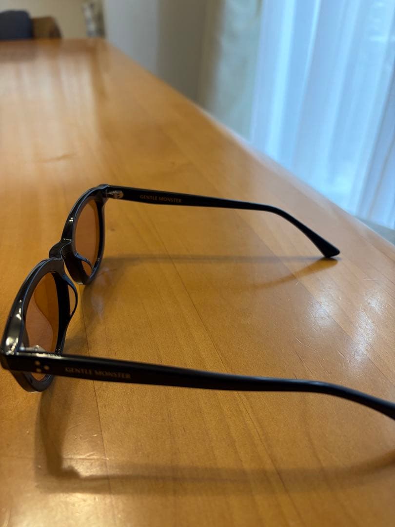 GENTLEMONSTER JADE ケース付き