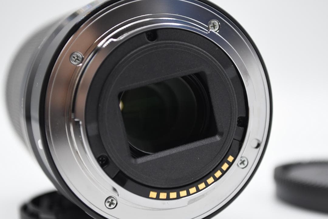 3736枚【ほぼ新品】SONY α6400 ダブルズームキット ブラック 即発送