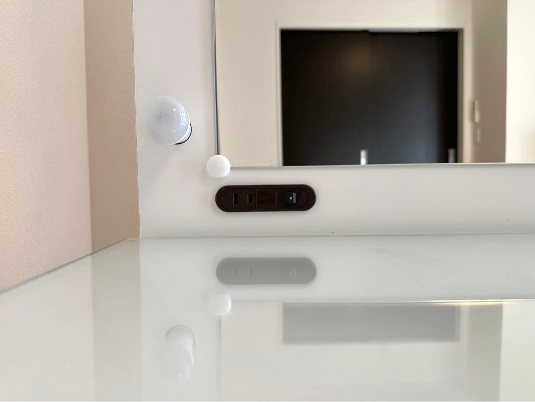 dinosLEDライト付きドレッサー