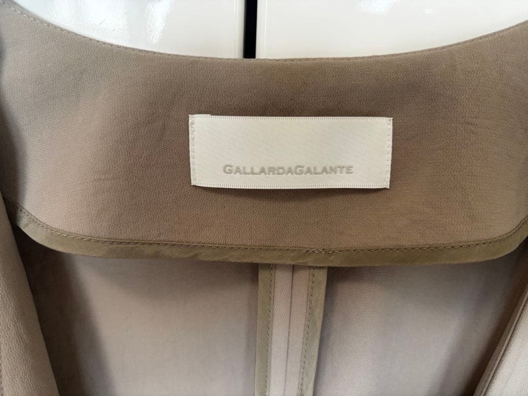 ガリャルダガランテ　ジャージージャケットグレージュ