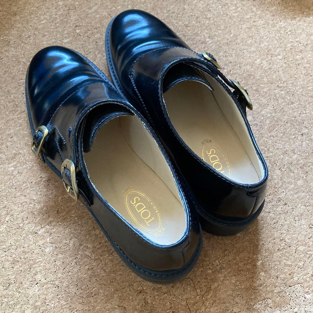 TOD'S 黒ローファー バックル付き
