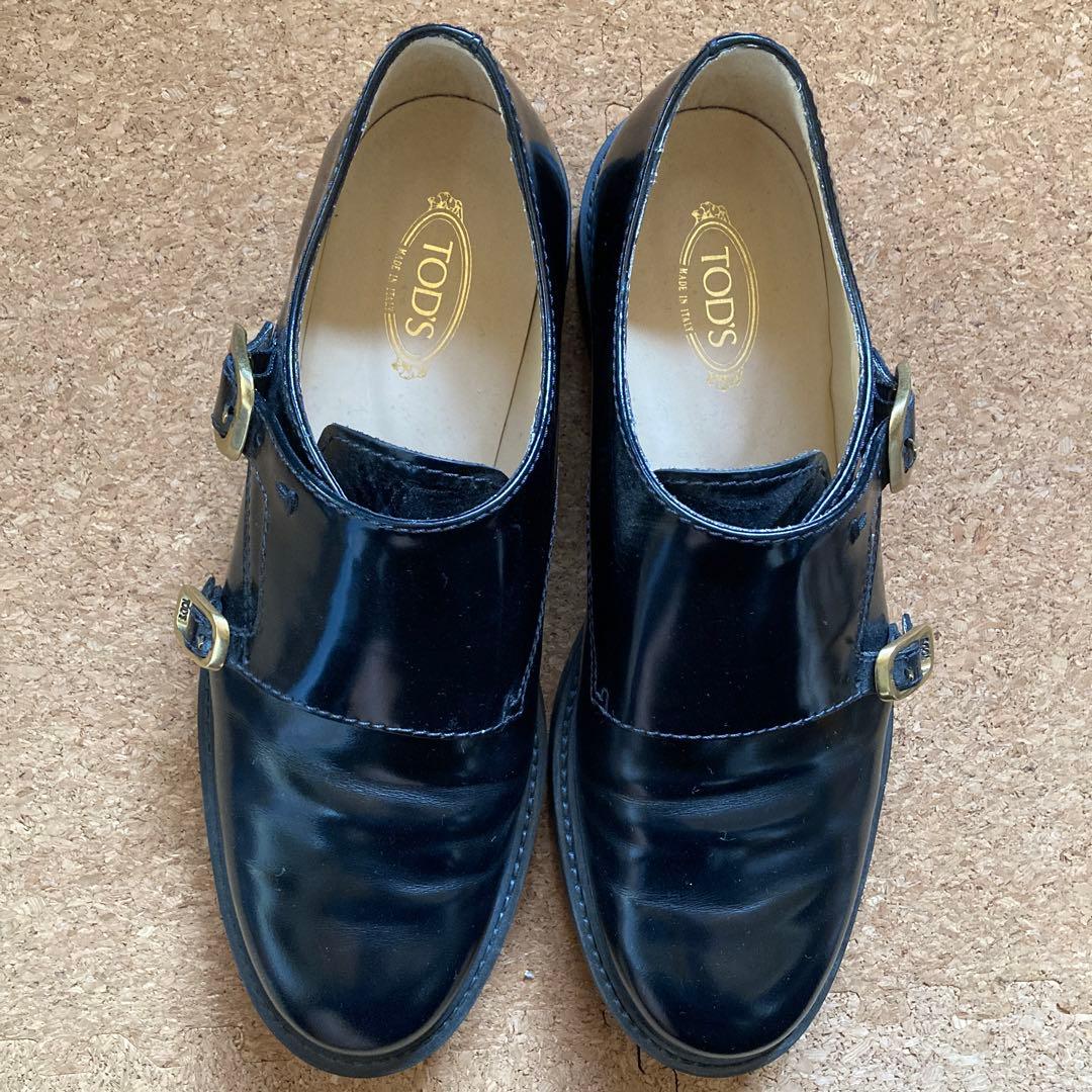 TOD'S 黒ローファー バックル付き