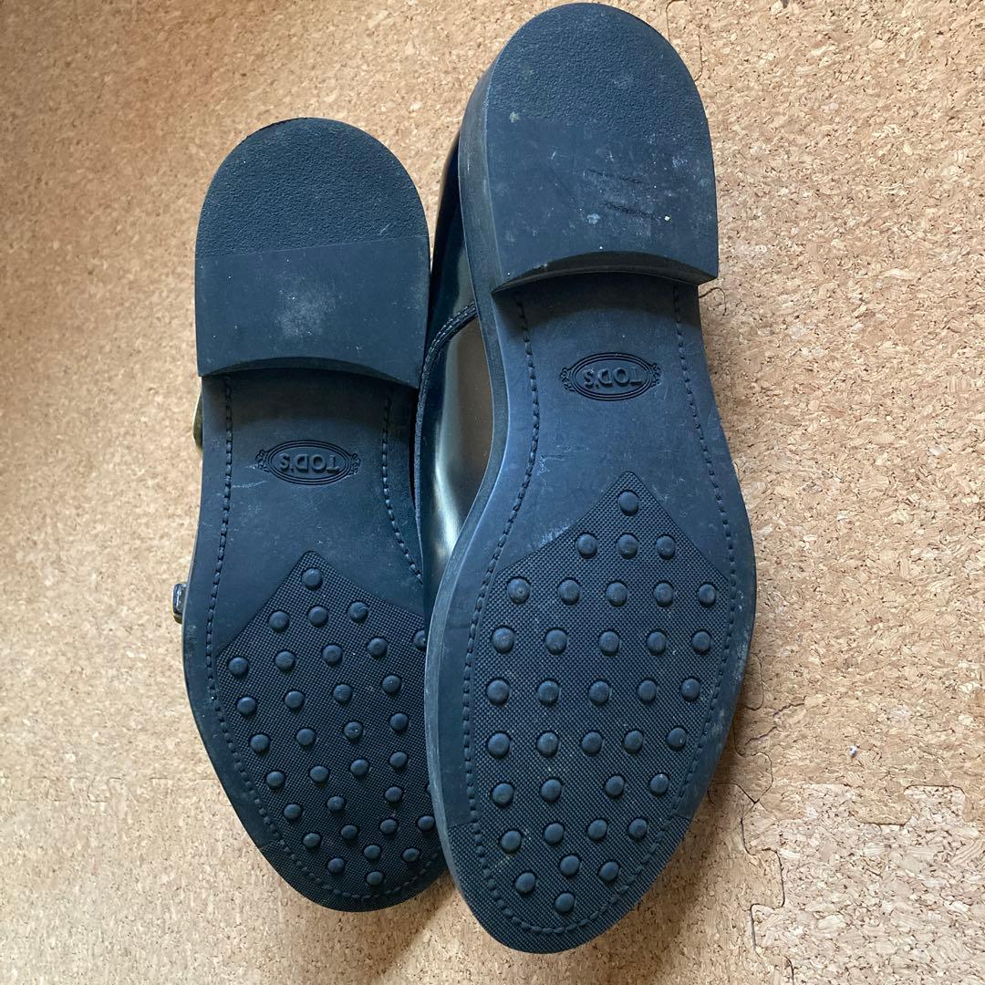TOD'S 黒ローファー バックル付き