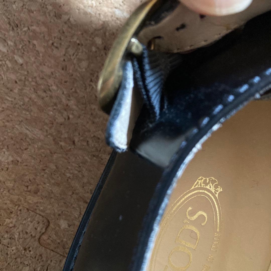 TOD'S 黒ローファー バックル付き
